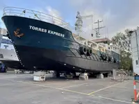 Tàu cung cấp rao bán